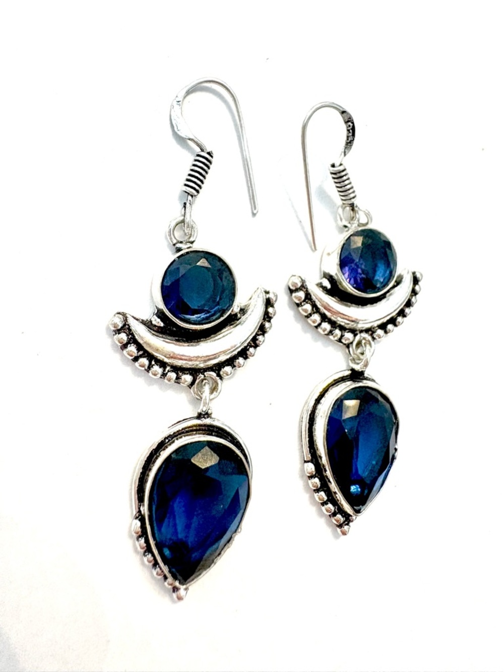 Beautiful, 2 inch 925 marked, Tanzanite earrings